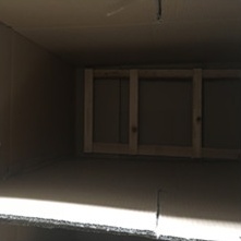 Wooden internal crate structure for fragile loads